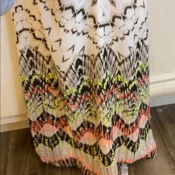 Ladies top - Picture 2 of 4